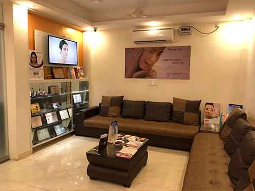 best dermatologist in Chhattarpur: Dr Rajat Gupta, MD Skin, with experience of more than 9 years At Skination Clinic